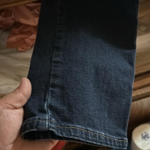 Like new Hollister Jeans size 28 - Picture 5 of 7